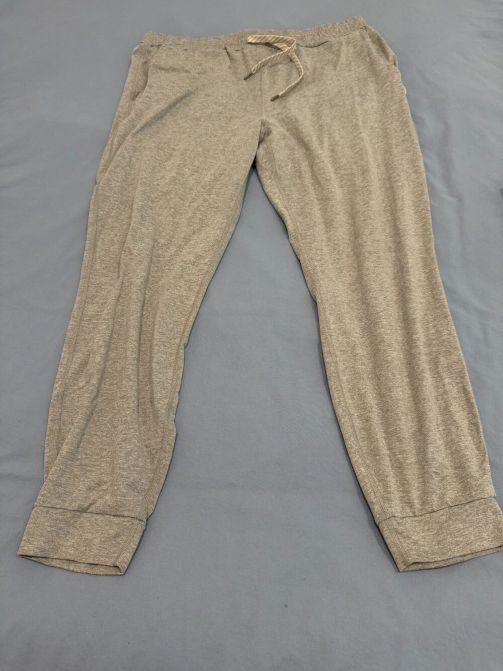 Vuori - Performance  DreamKnit Jogger - XL - Heather Grey